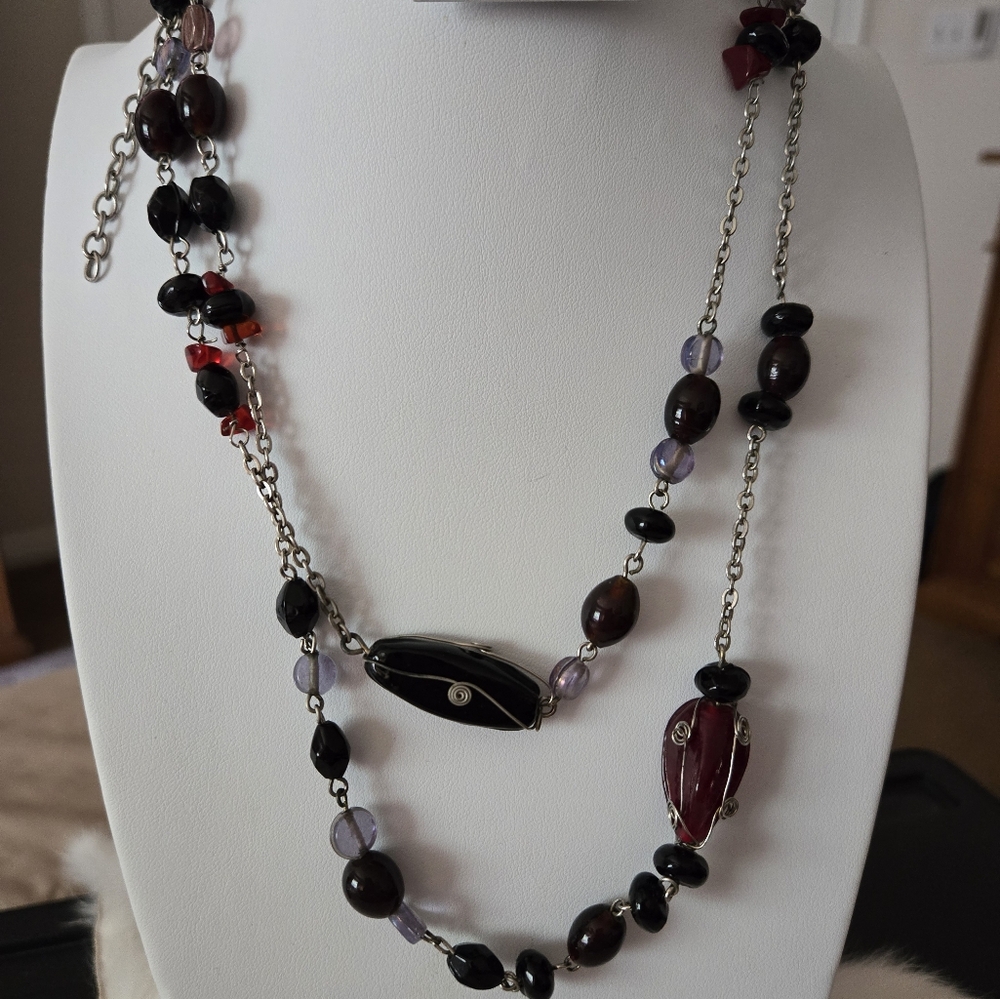Stunning Vintage Garnet Colored Glass Wrapped Station Necklace - Picture 4 of 8